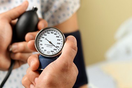 الإسعافات الأولية لانخفاض ضغط الدم